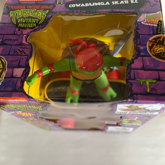 Teenage Mutant Ninja Turtles Raphael Cowabunga 12.6” Skate RC Movie NWB - Picture 8 of 9